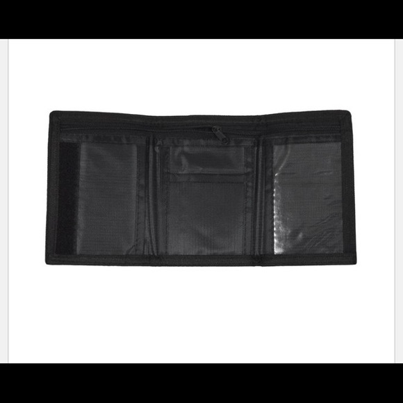 PATRIOTIC NOVELTY SOCKS & AMERICAN FLAG WALLET SET - Picture 6 of 8